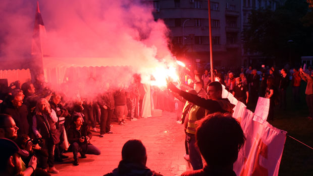 СзС у паду, Шапић има шансу